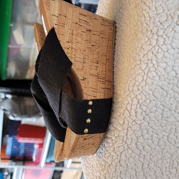 Heels - Picture 4 of 5